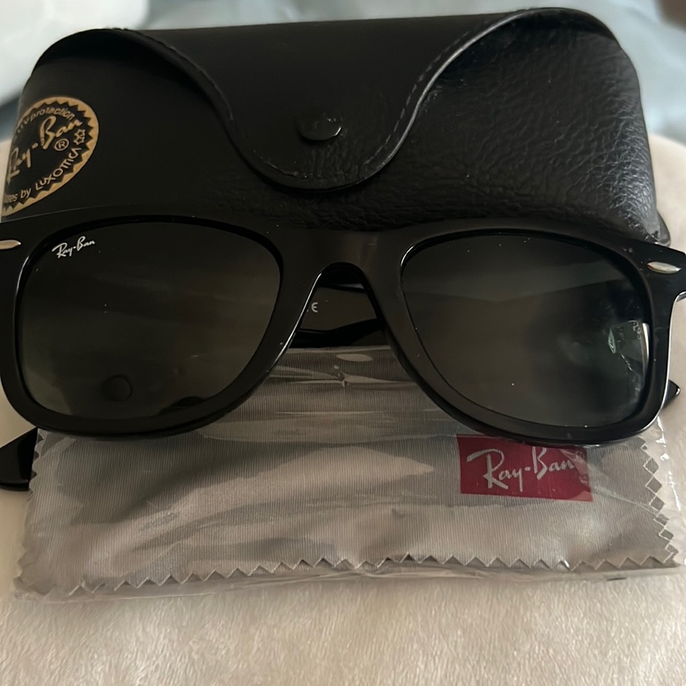 Ray Ban Wayfarers Black